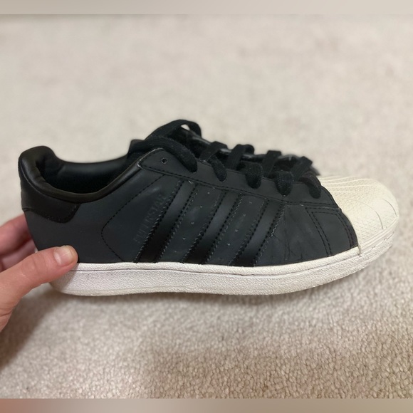 adidas Superstar Shoe - Black / white - Picture 2 of 7